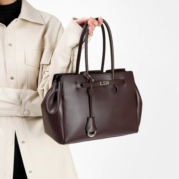 AYANA BAG — soft leather unisex bag with adjustable strap - Picture 15 of 16